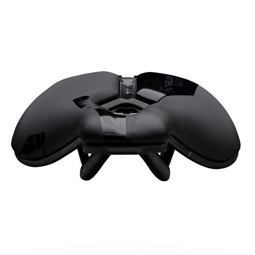 STEALTH TEAM CURVED 152mm PRO Satula Carbon Rails Musta