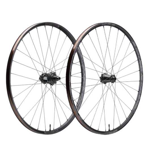 Pari RACE FACE TURBINE SL 29" pyöriä 15x110/12x148 mm Boost -pyörät.