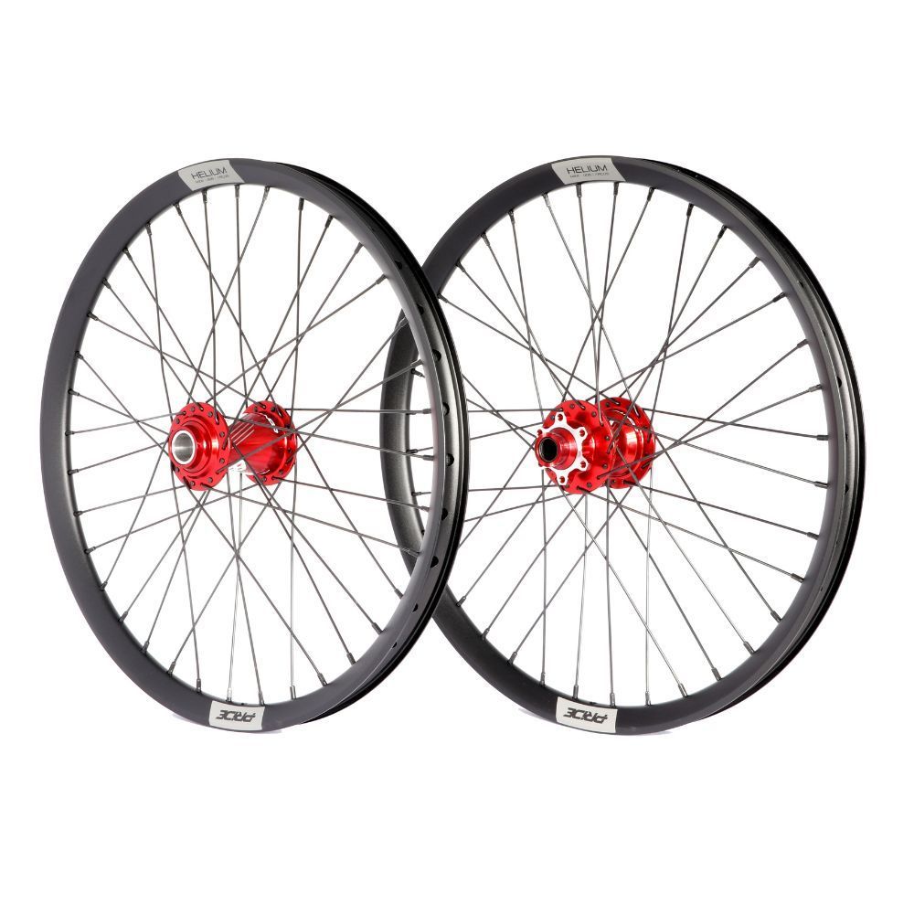 PIRDE 20" (406 mm) Control V1 Helium M24 -pyöräpari Akselit 20/10 mm Punainen