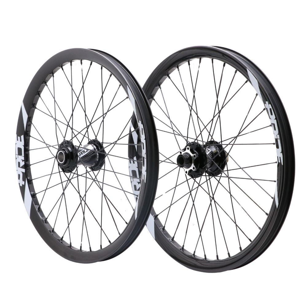 PRIDE 20" (406mm) Carbone Wave Gloss White Control V2 Disc 20/15mm -pyöräpari Musta/Valkoinen