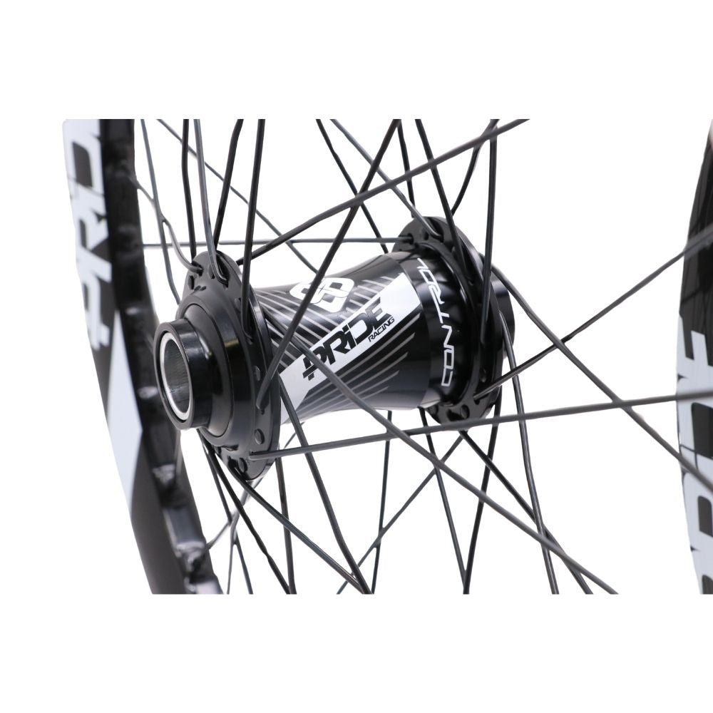 PRIDE 20" (406mm) Carbone Wave Gloss White Control V2 Disc 20/15mm -pyöräpari Musta/Valkoinen