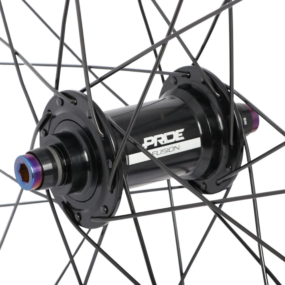PRIDE 20" (451mm) Carbone Wave Matt Black Fusion Disc 10/10mm -pyöräpari Musta