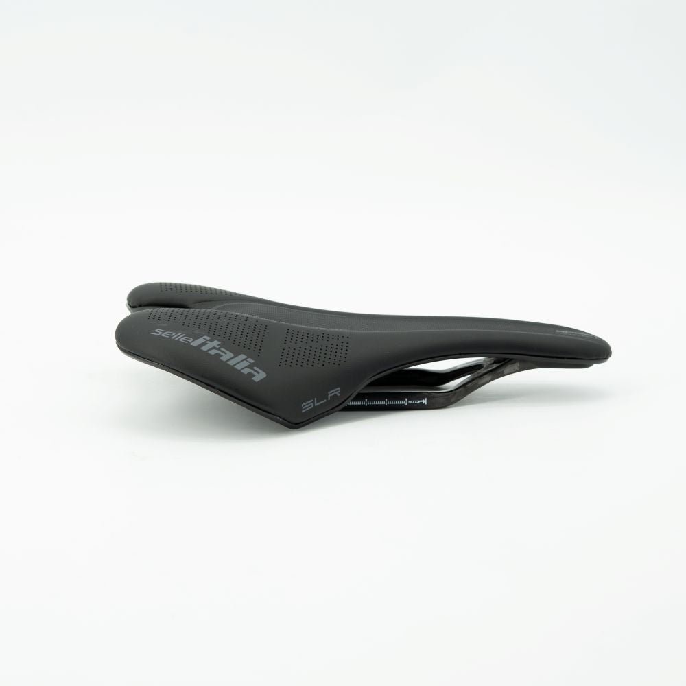 Satula SELLE ITALIA SLR BOOST L1 Carbon Rails Musta Stealth Satula SELLE ITALIA SLR BOOST L1 Carbon Rails Musta Stealth