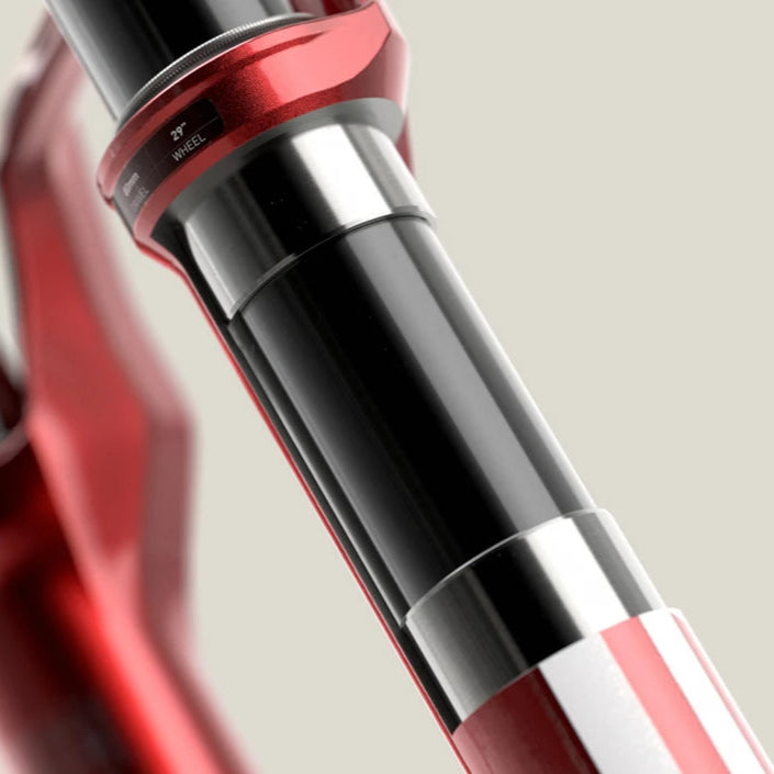 ROCKSHOX SID SL ULTIMATE RACE DAY2 3P 29" haarukka-akseli 15*110mm Boost Red 2026
