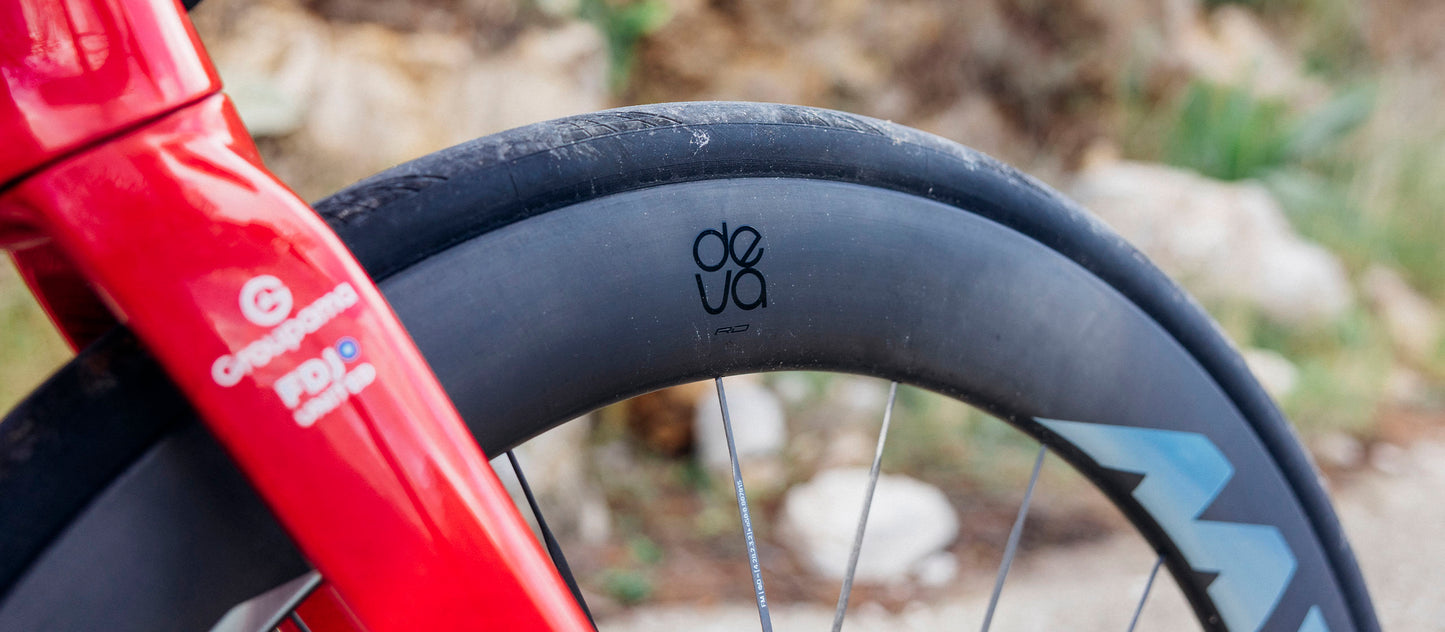 Pari MICHE DEVA RD 52 Tubeless Ready pyörät (Center Lock) hopea