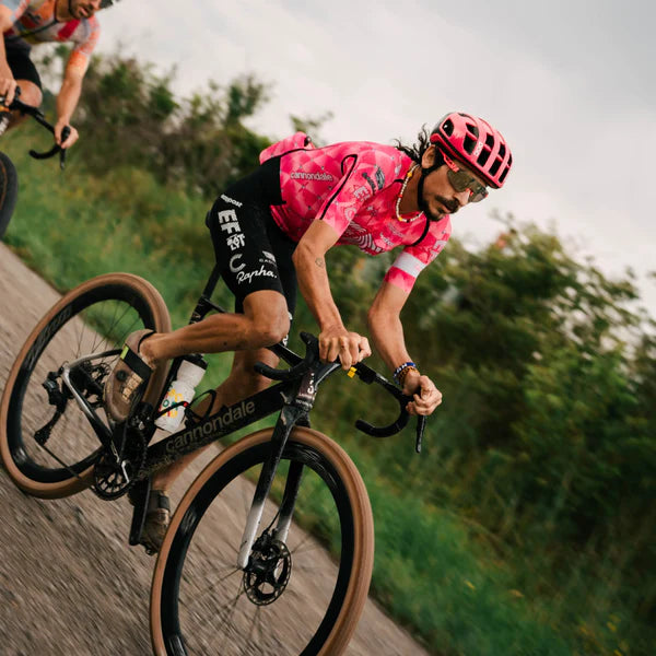 VITTORIA Terreno Pro T50 Mixed 700x40c Gravel Race Natural Tubeless Ready Soft Beige Q2 2025 -rengas, pehmeä beige