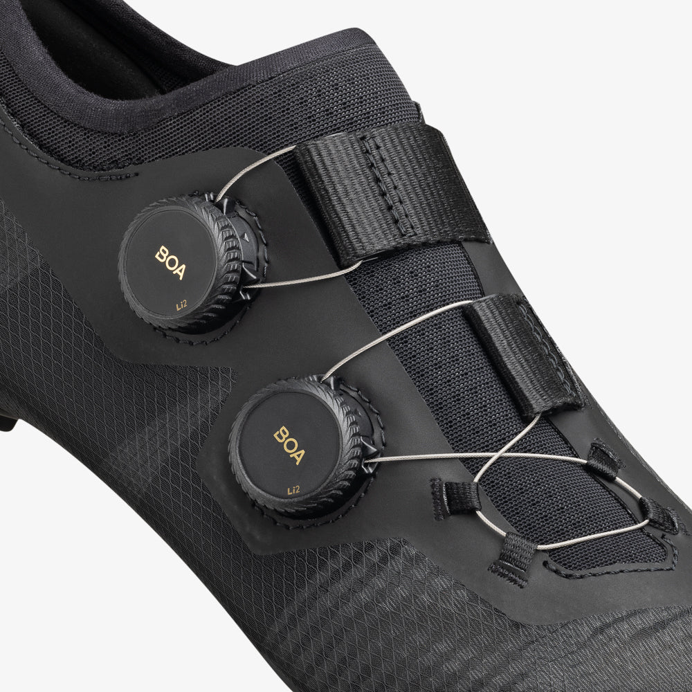 FIZIK VENTO VEGA CARBON -maantiepyöräilykengät, musta