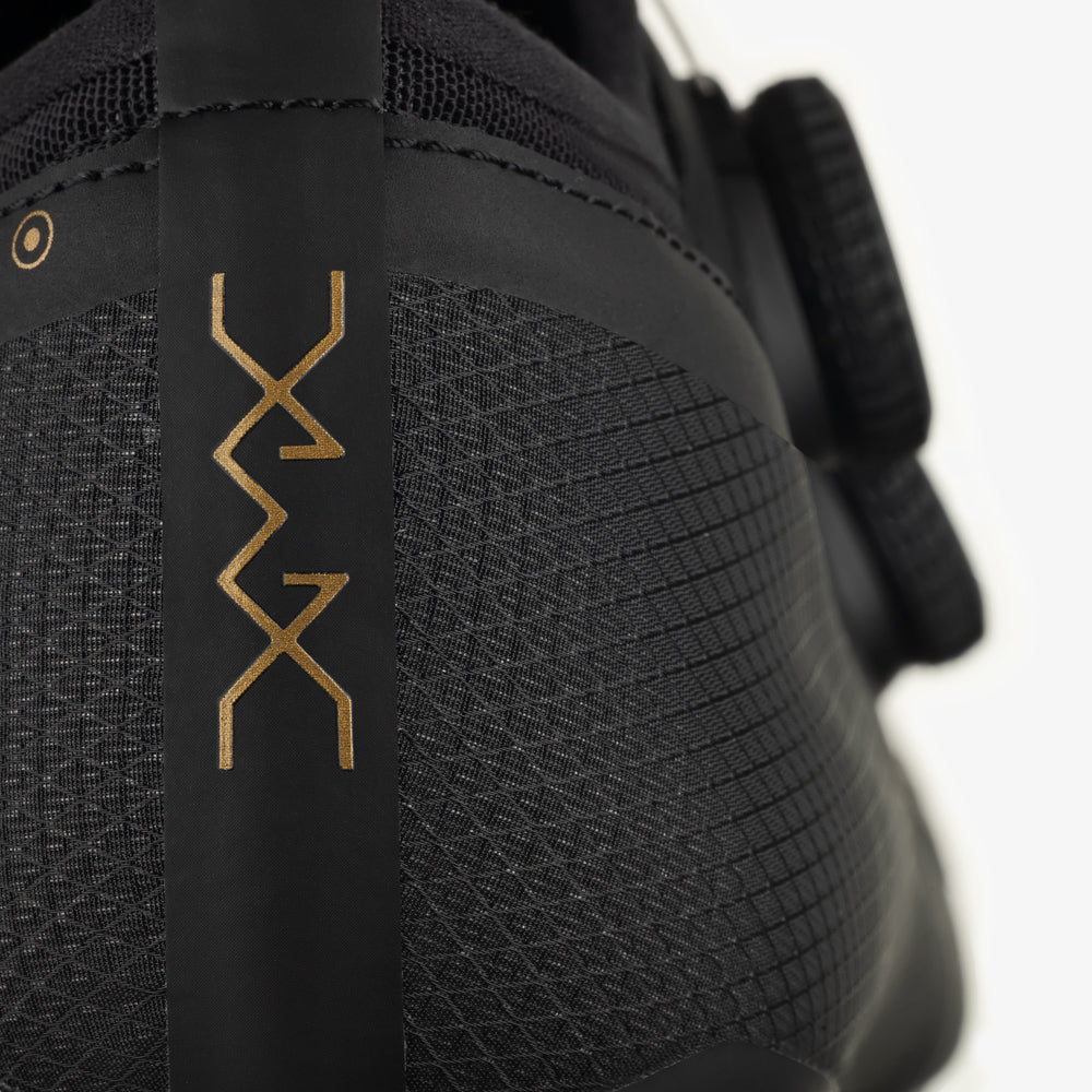 FIZIK VENTO VEGA CARBON -maantiepyöräilykengät, musta