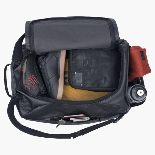EVOC DUFFLE 40 L -matkalaukku, musta